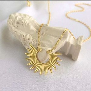 GORGEOUS gold plated geometric necklace